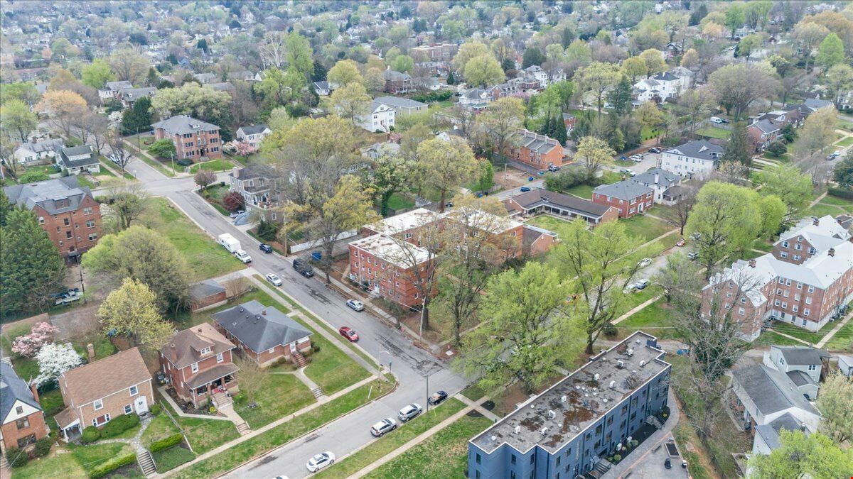 2404 Longview Apartments