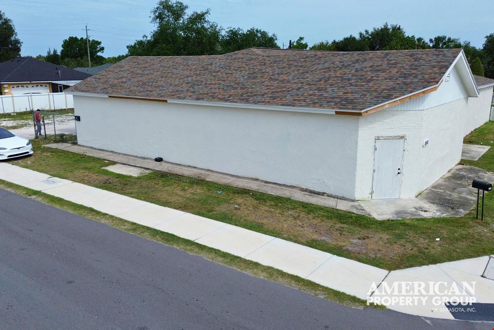 Newer Roof!  Fenced Parking/Storage