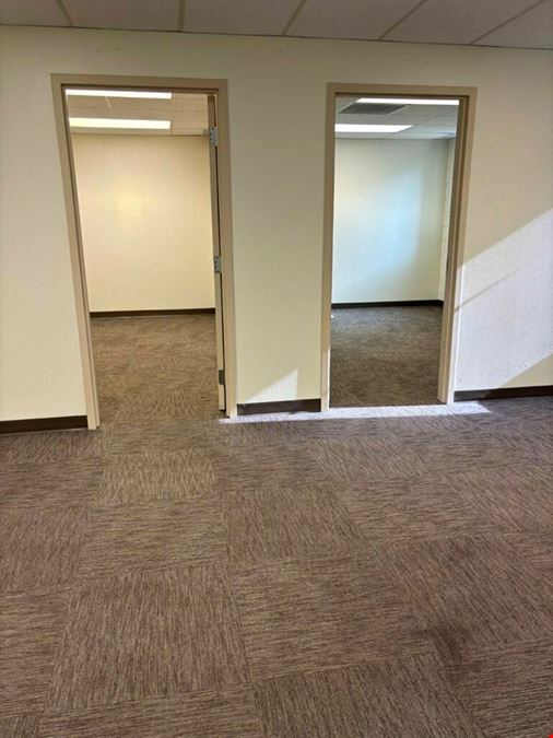 233 W Broadway Ave