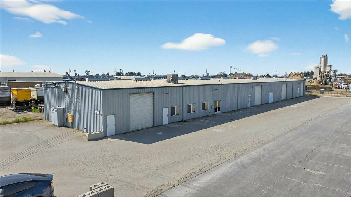 Move-In Ready Office/Warehouse in SE Fresno