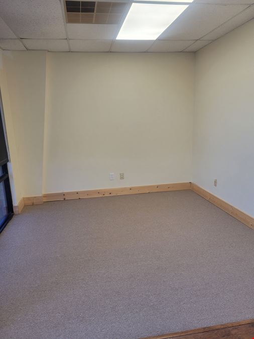 625 SF Industrial Office Space For Lease