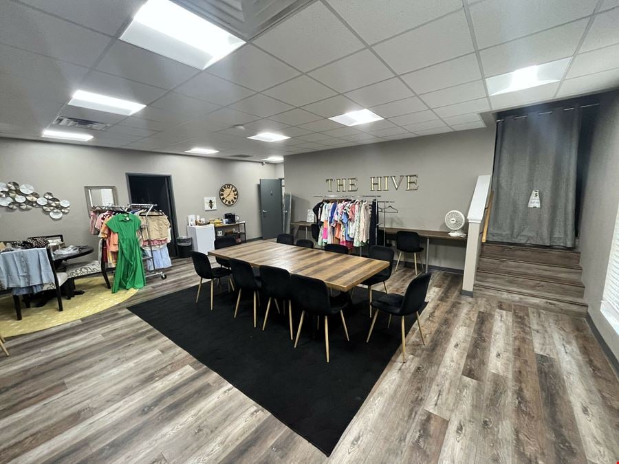 551 North Valley Parkway