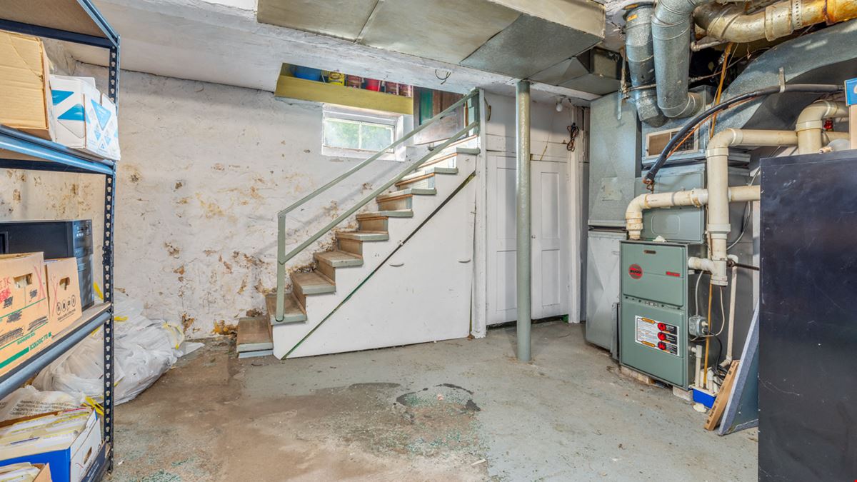 212 E Margaret St