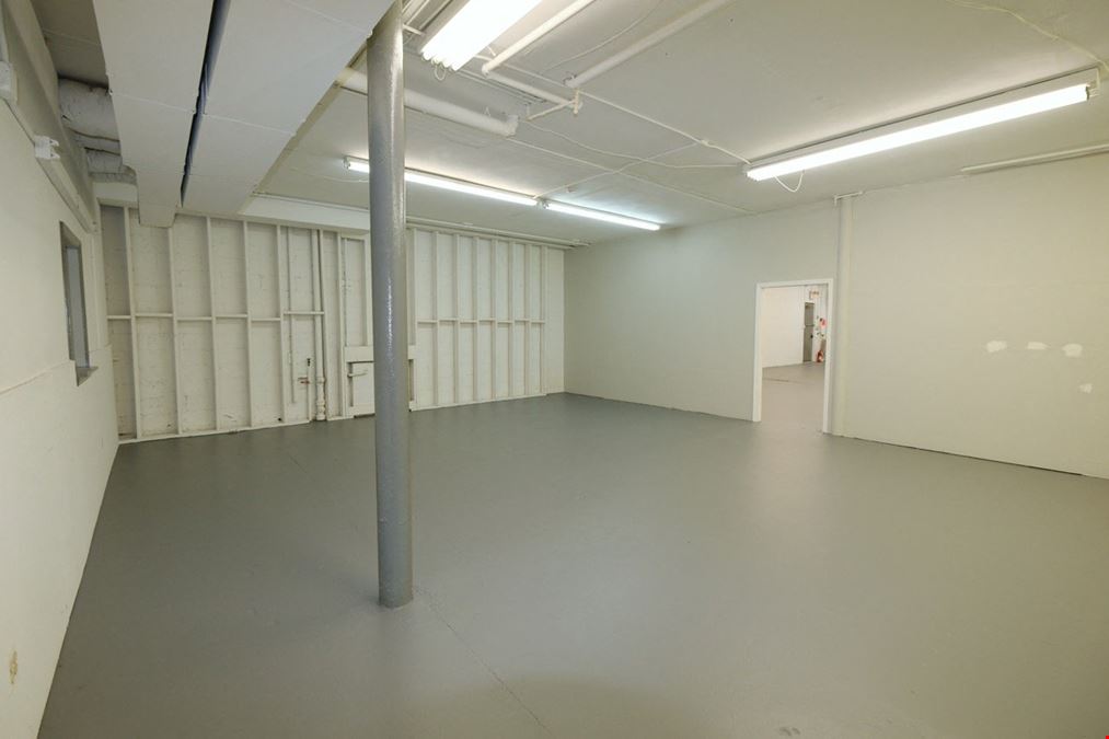 30 W Price St