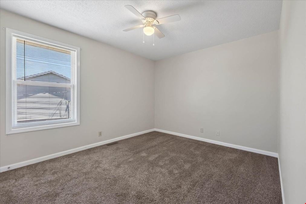 1531 E Knollwood Cir
