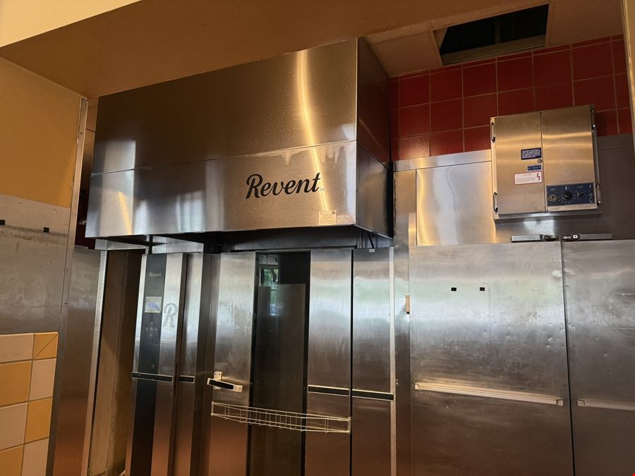 RESTAURANT FOR SALE OR LEASE IN BRANSON