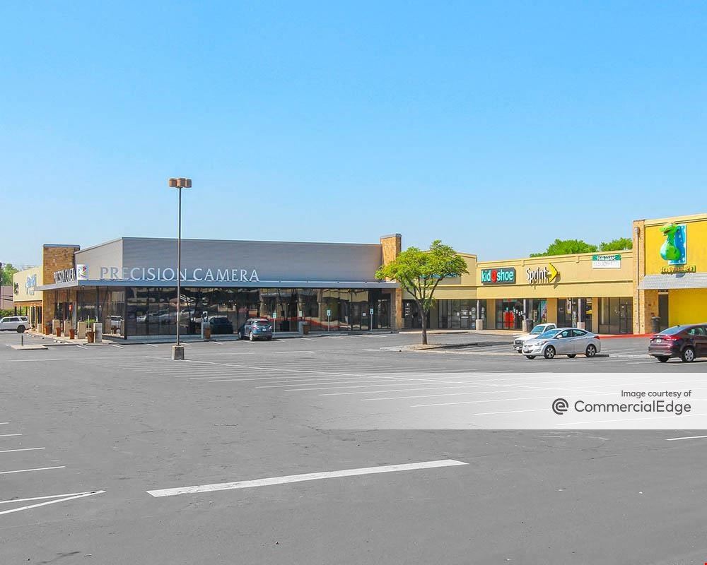 West Anderson Plaza