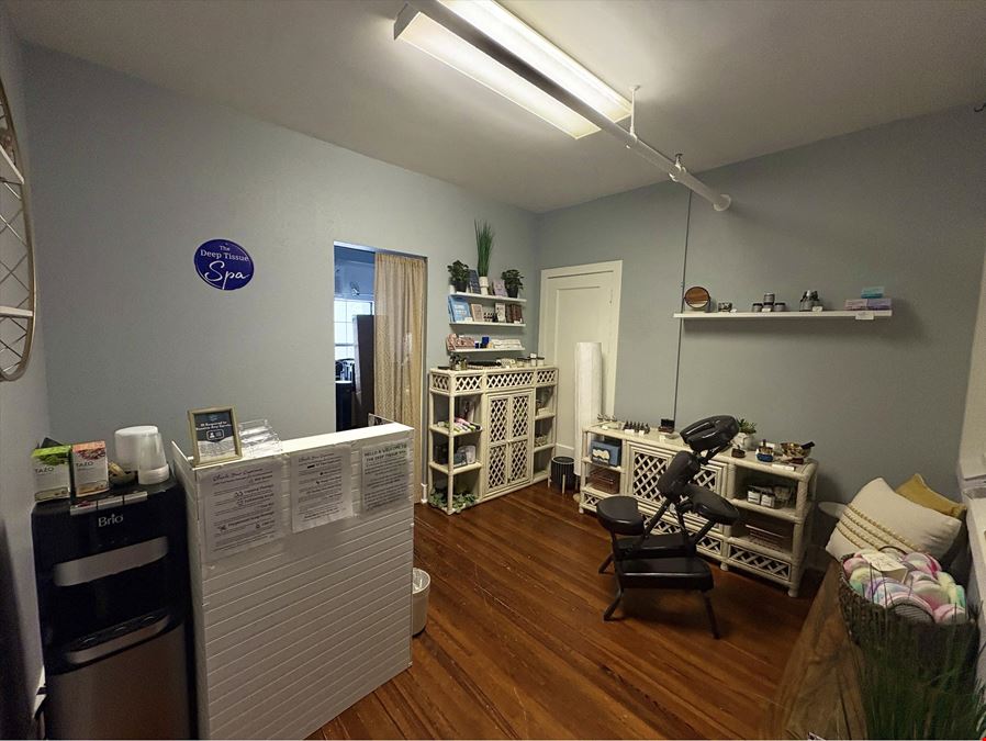 909 E New Haven Ave