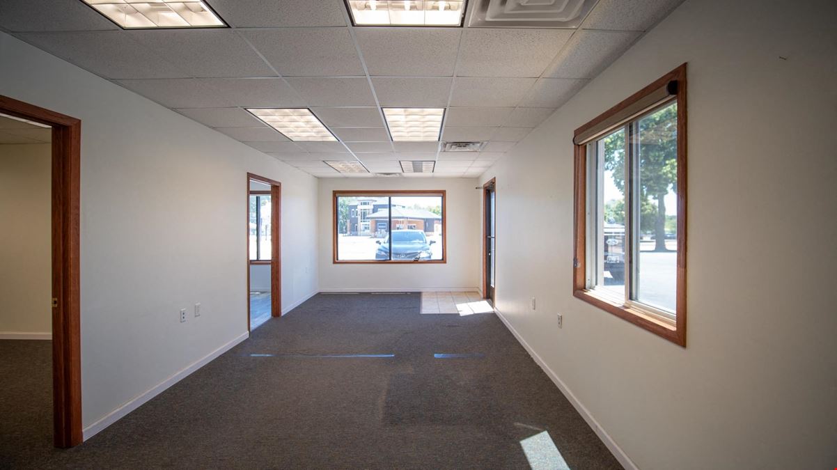 Turn key Professional Suite with Onsite Parking