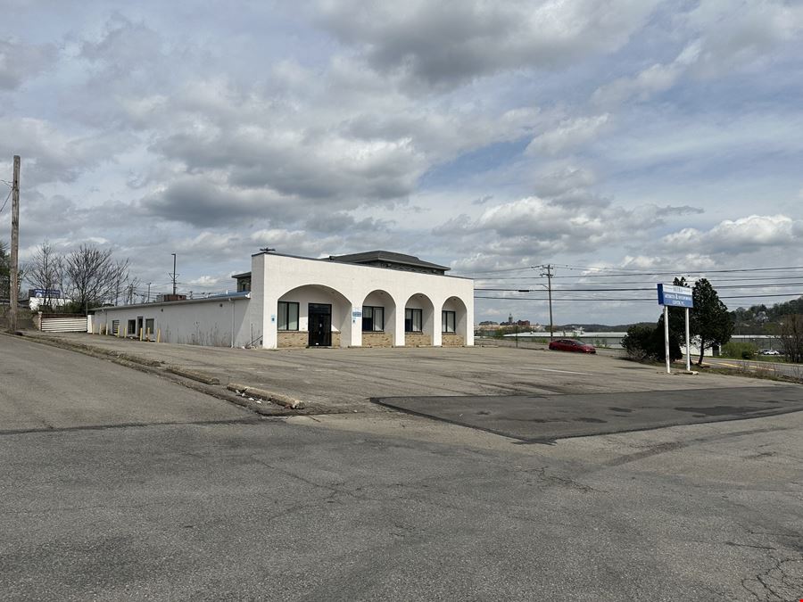 5 Lyn-Mar Plaza