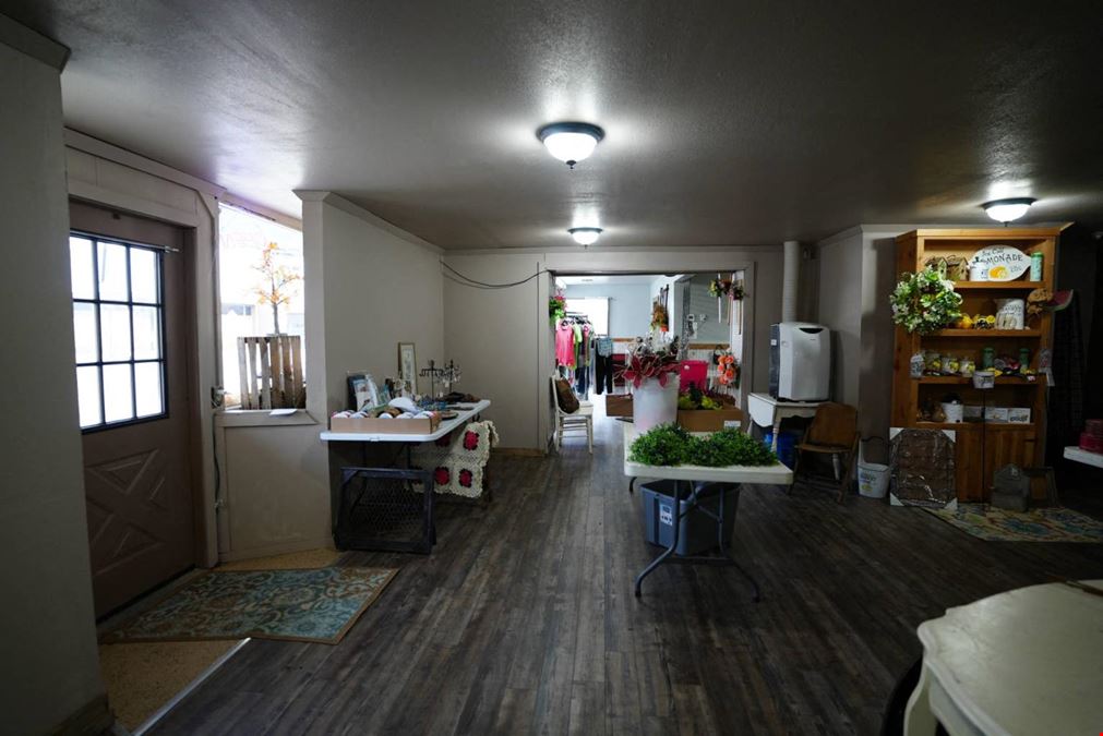 123 N Main Street, #17 &18