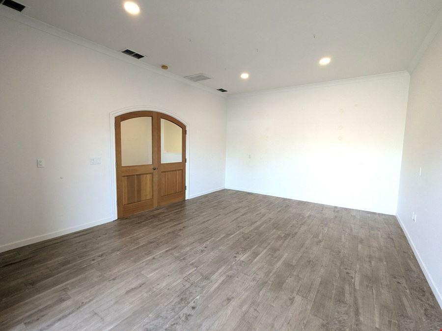 ± 2,360 SF AVAILABLE FOR LEASE TRIANGLE PLAZA, SUITE C-1