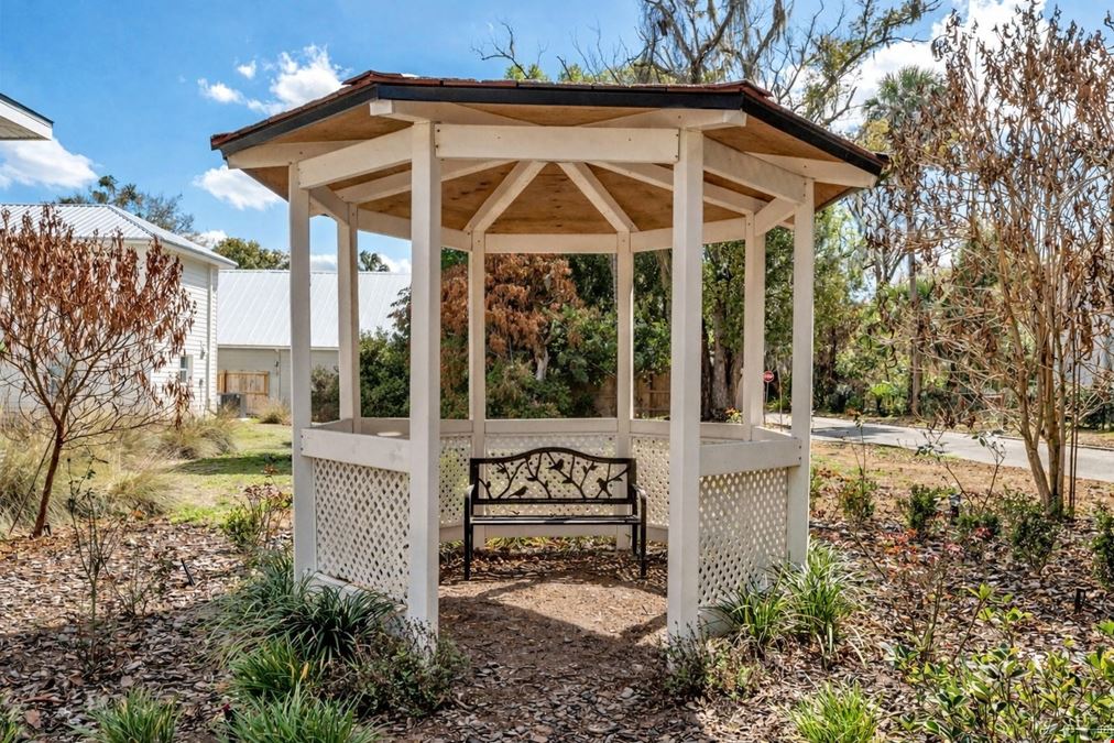 Historic Downtown Bartow Estate Commercial or Residential - 3 Buildings, 1 Parcel on .73 Acres