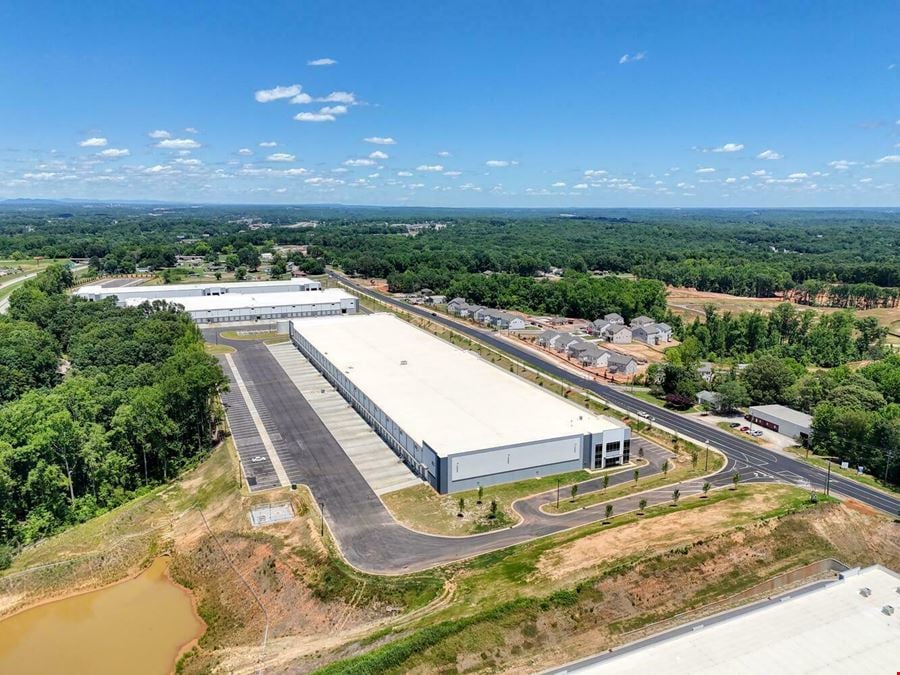 Falcon II Commerce Center