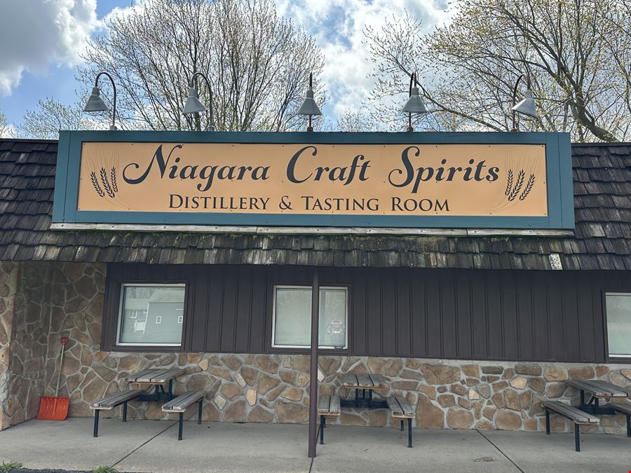 4408 Ridge Rd - 1,760+/- SF RETAIL SPACE ON 0.92+/- Acres
