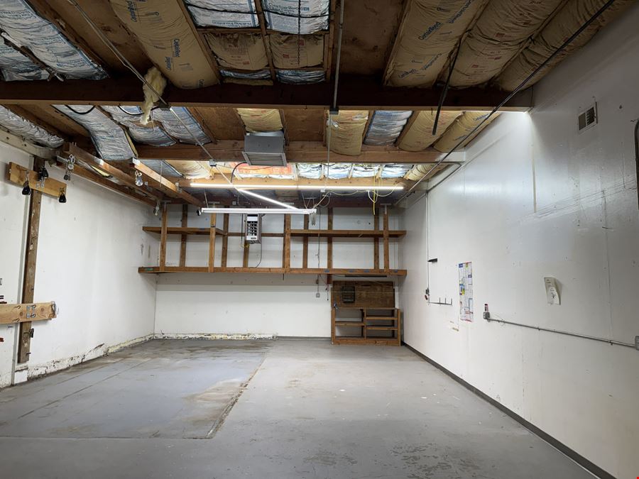 22 Commercial Blvd