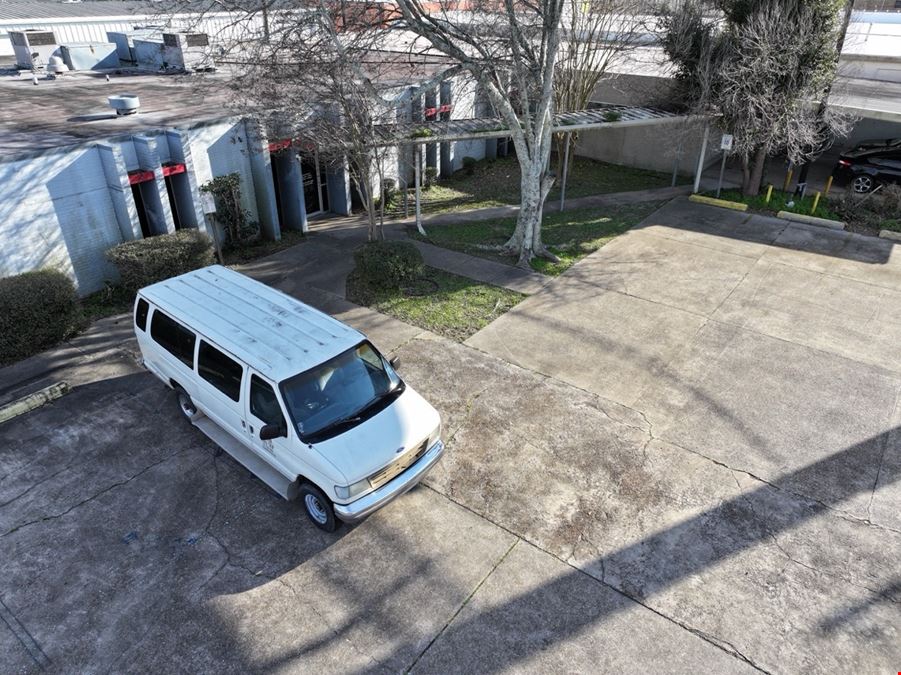 117 W Pinhook