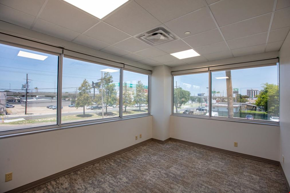 Oakwood Corporate Center I Gretna, LA