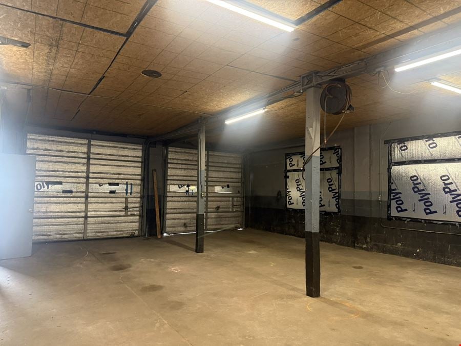 1,814 ± SF AUTO/RETAIL FOR SALE ON E. KEARNEY