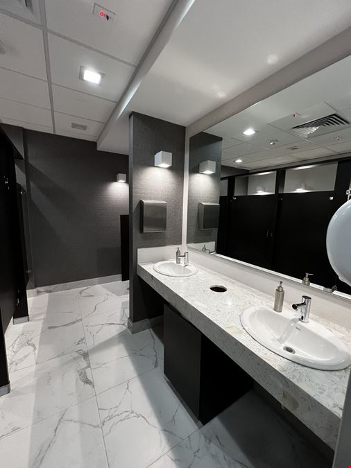 Miami Lakes Business Pointe