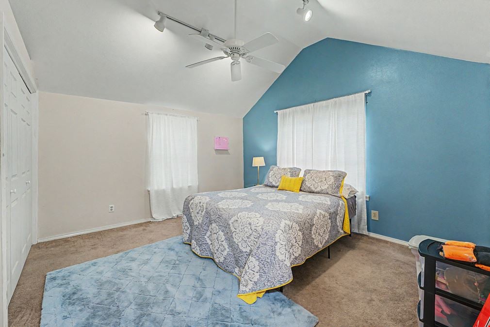 7936 W Wedington Dr