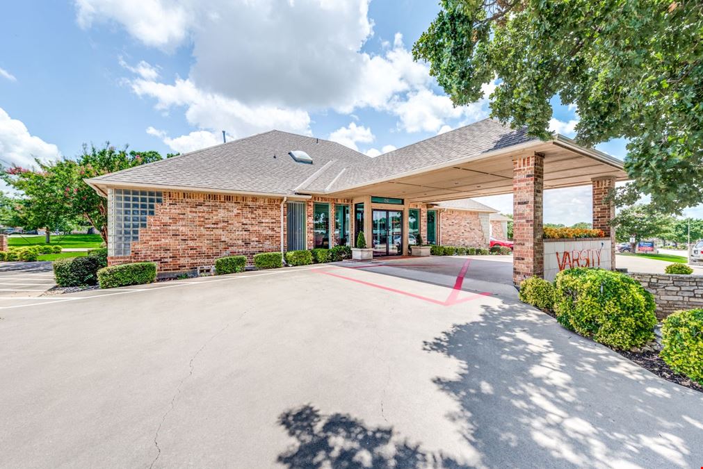 501 W Harwood Rd 