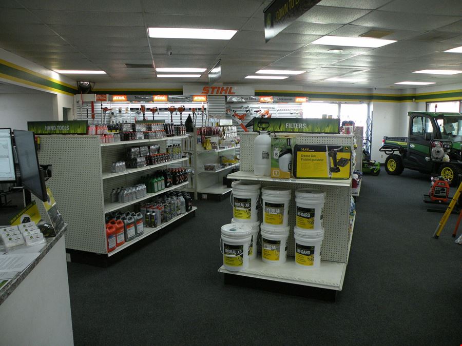 John Deere NNN lease property