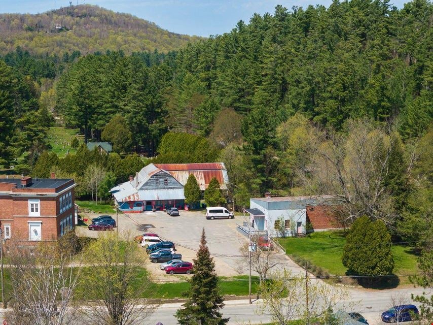 15 Brandy Brook Ave