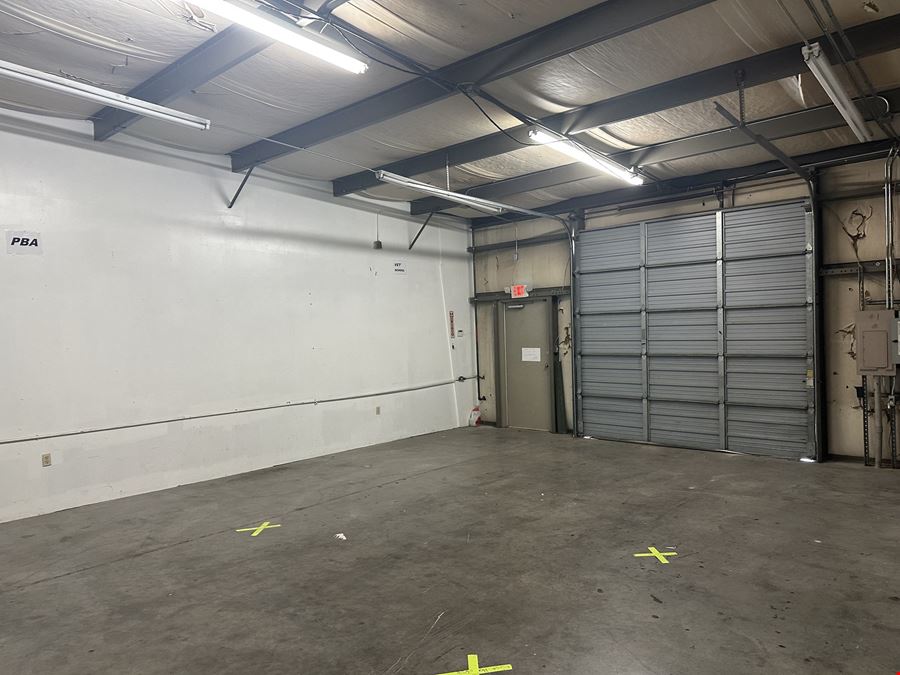 Office/Flex/800 sf Warehouse/700 Office/West Knoxville