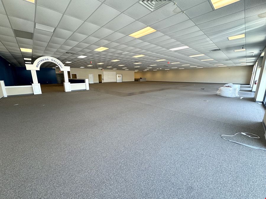 Squire Shopping Center