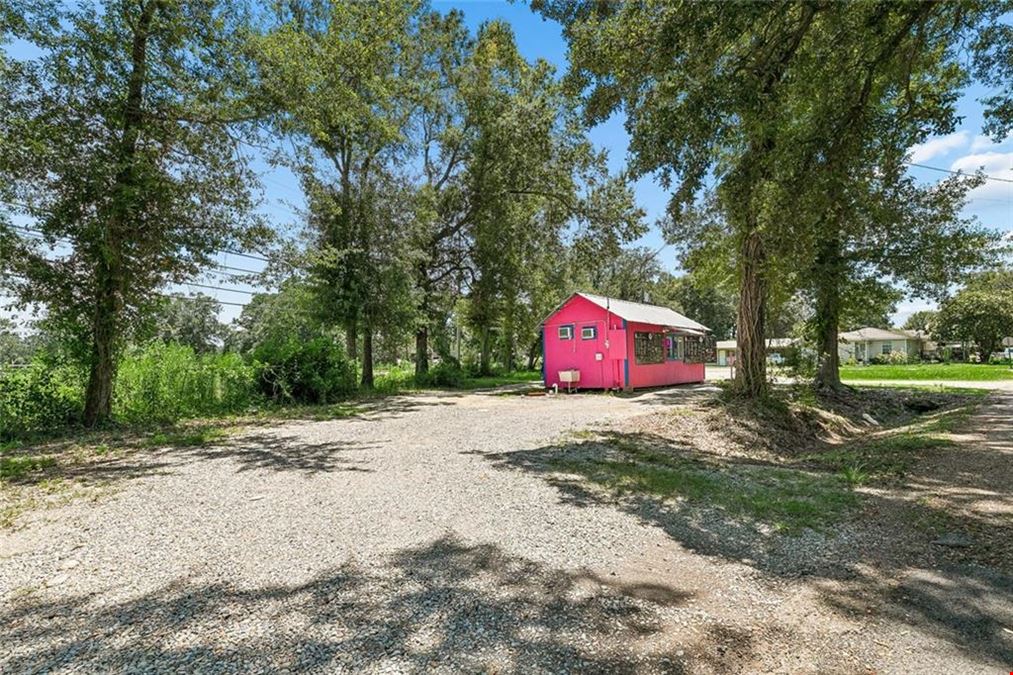 301 Celia Ave