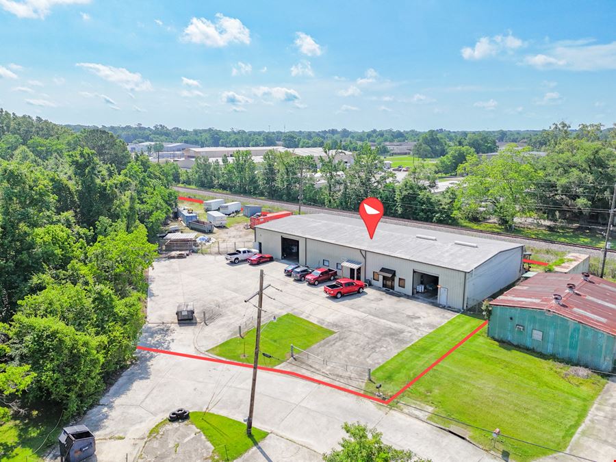 8% Cap 5 Year Sale-Leaseback with Yard