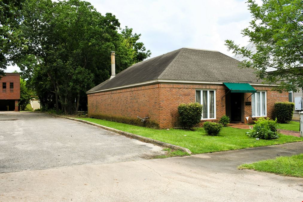 557-559 S. Lawrence St. Office Suites