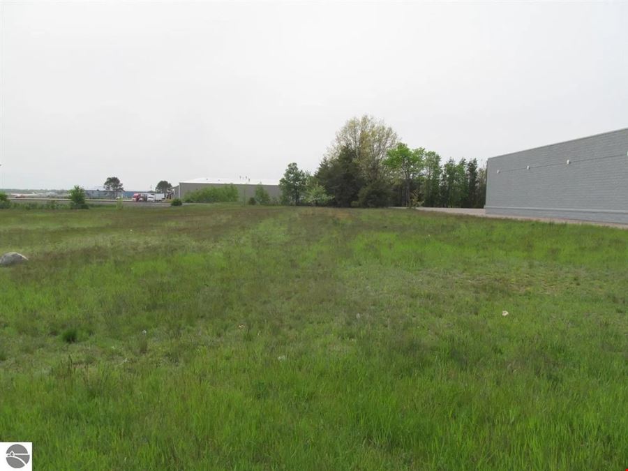 Prime Retail Development Site in Cadillac, Michigan