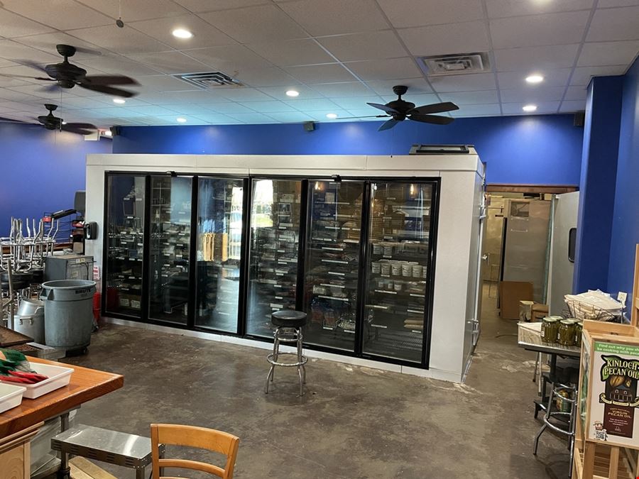 Pine Hollow Plaza