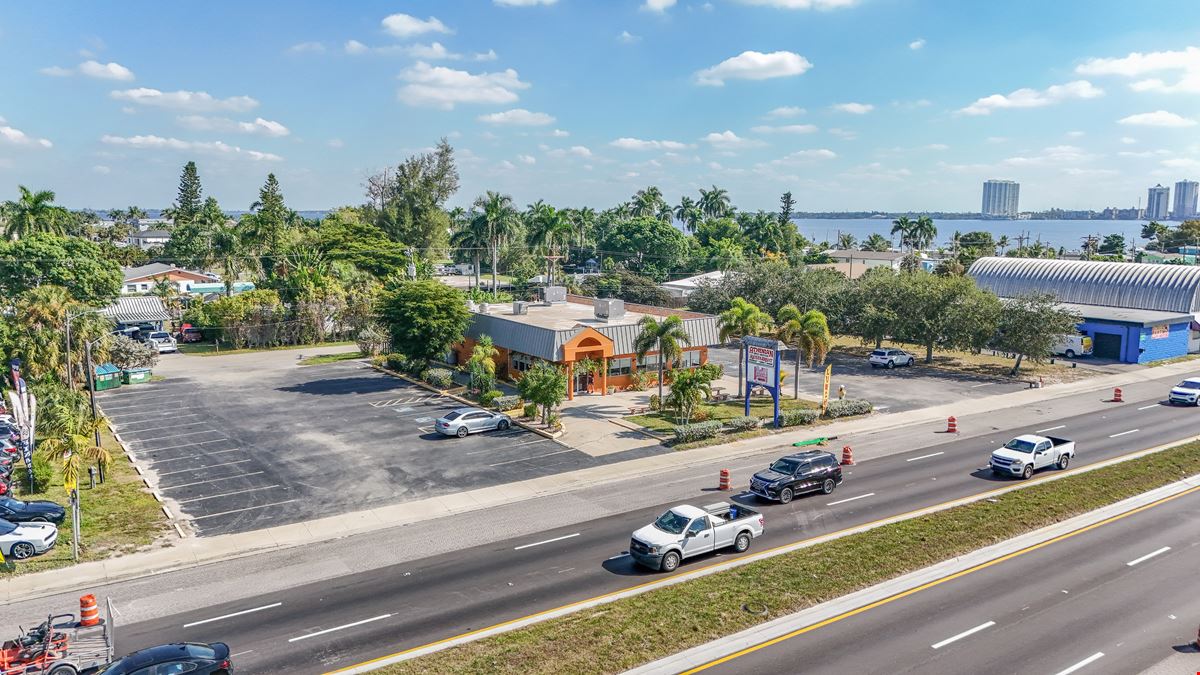 Free Standing Restaurant on High-Traffic US41 in North Fort Myers