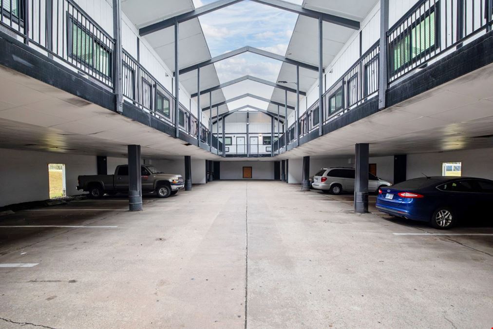 Lux Off Riverwalk Apartments