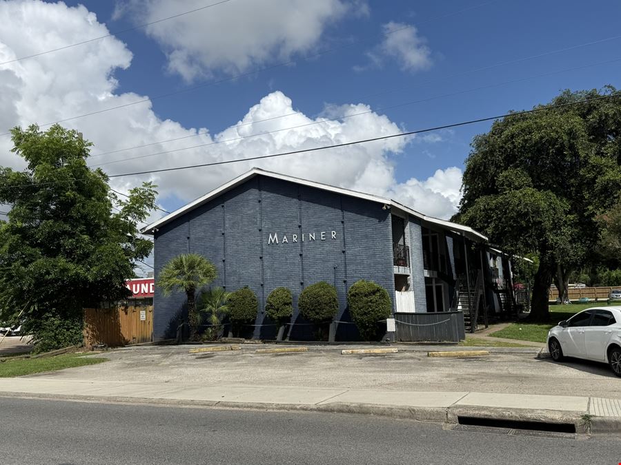 1101 E Main St, League City TX: 16 MULTI-FAMILY UNITS