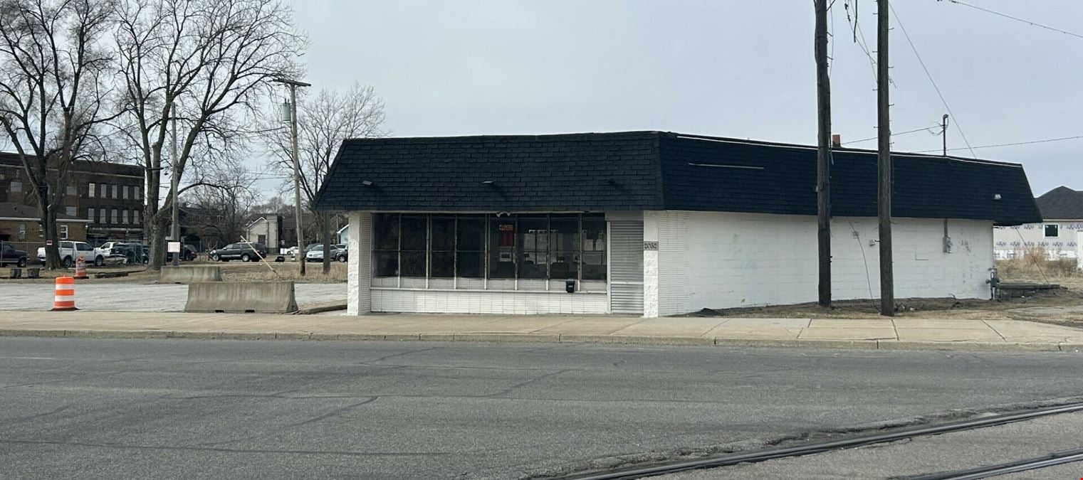 2052 Broadway