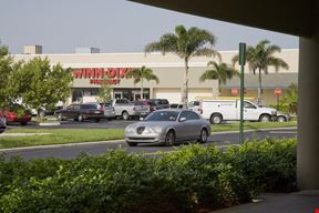 Pine Plaza