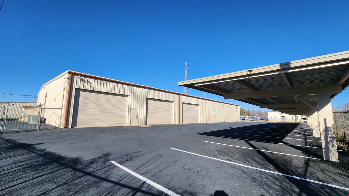 1304 W Industrial Blvd