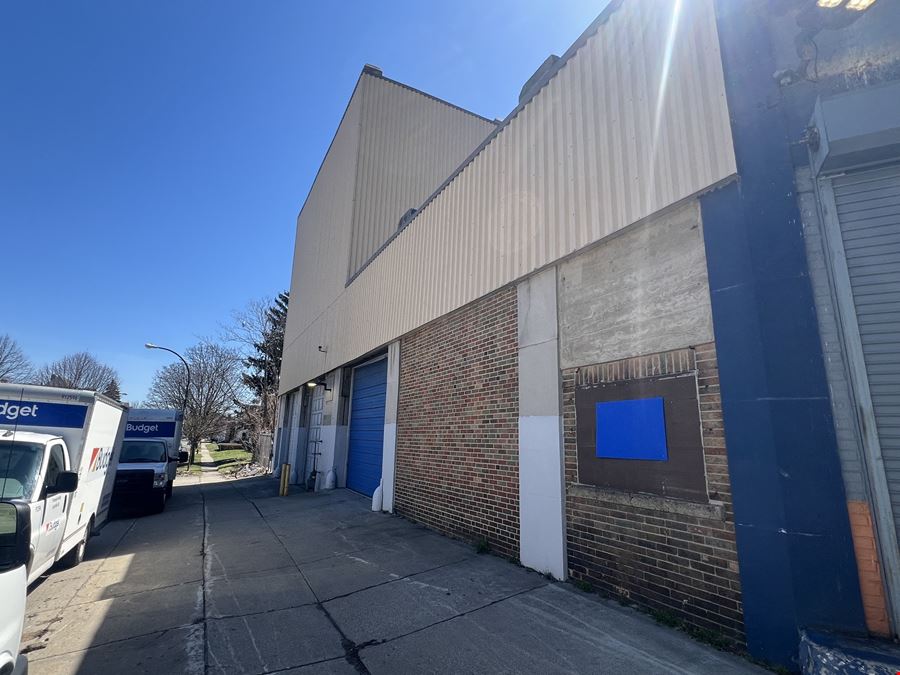 1471 Main St