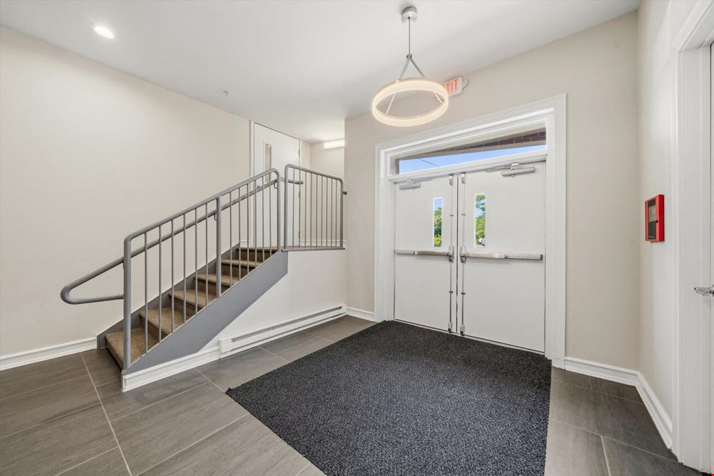 122 Greenwich Ave