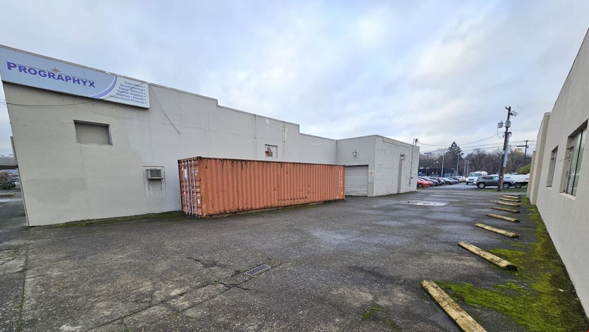 735 Commerce Ave