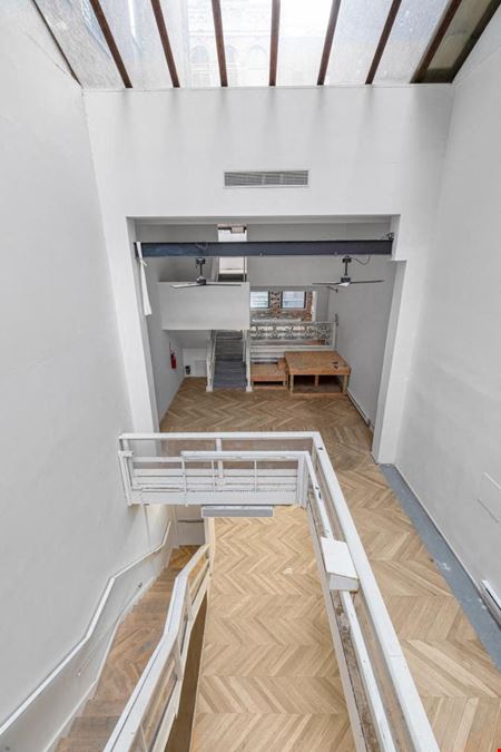 54 Crosby St