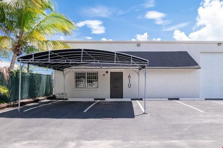 Freestanding Office/Warehouse Building