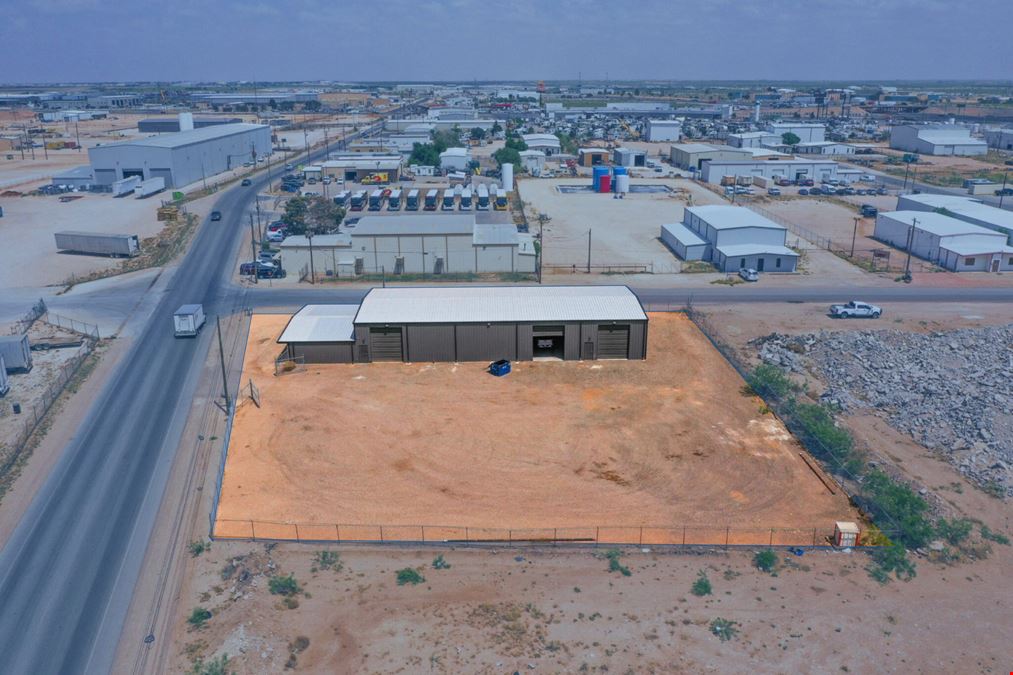 Versatile Shop/Office Near I-20