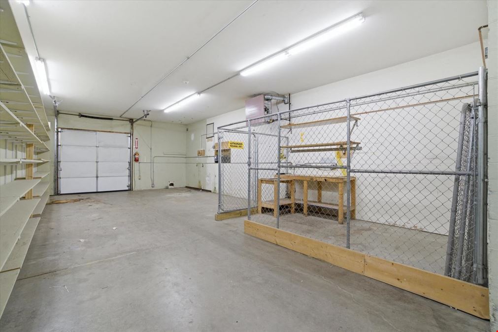 ±24,568 SF Industrial/Flex Building Near MA Border