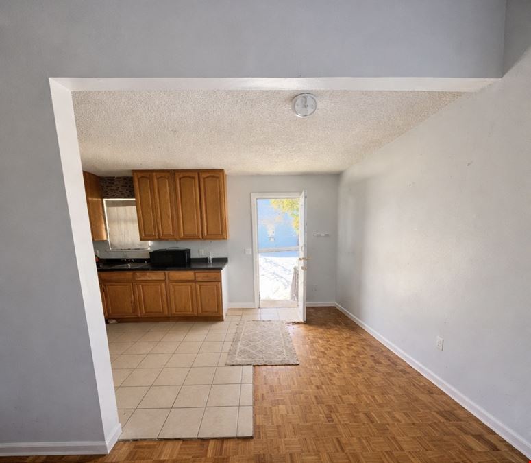 44 Angel Dr