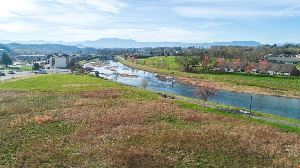 Forks of the River Parkway - Downtown Sevierville